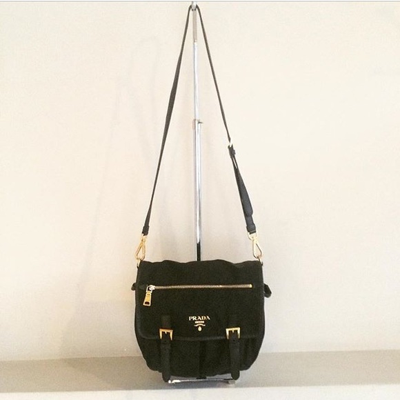 💯% Authentic Prada Crossbody 💕