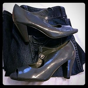 Aerosoles grey heels