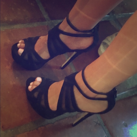 Black Aldo platform pumps. Only worn twice.