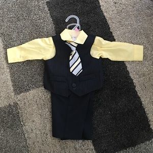 0-3 months outfit never been worn brand new