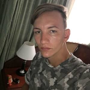 Meet your Posher, Henry