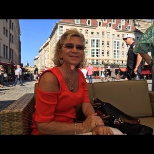 Meet your Posher, Joy