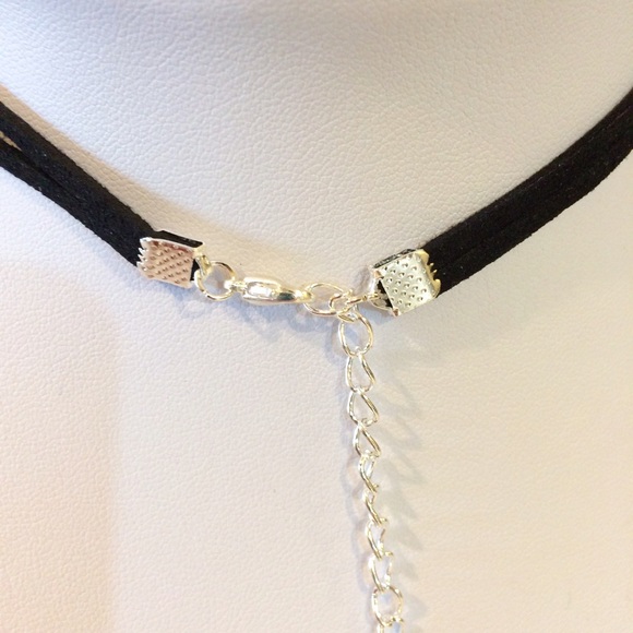 Feather suede choker - Picture 3 of 5