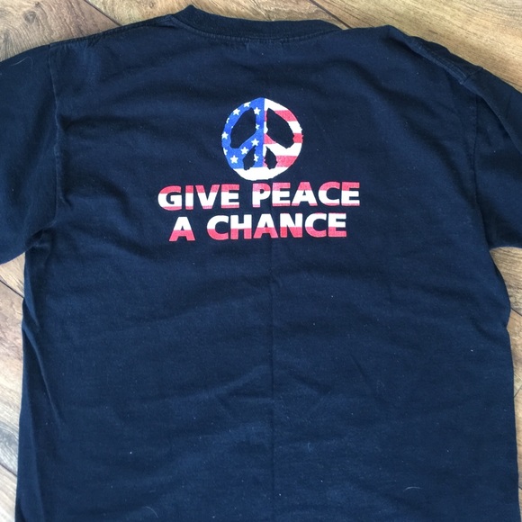 🎸Lennon Tee Shirt🎸 - Picture 3 of 4