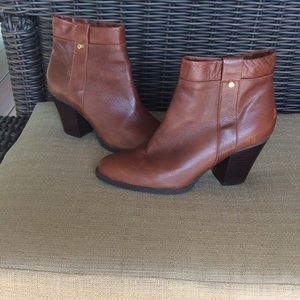 Bandolino leather Booties 8 1/2