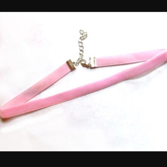 Light pink choker necklace