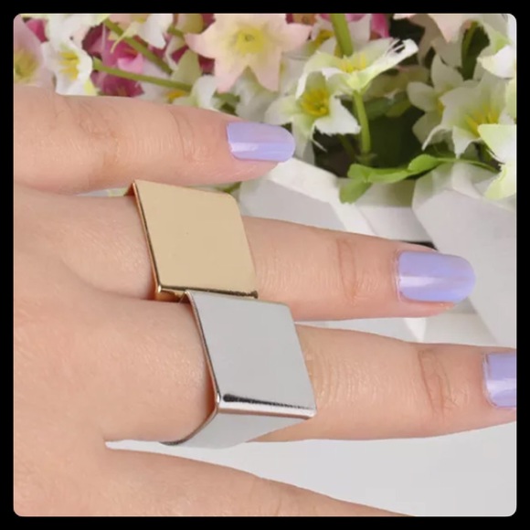 Gold Square Ring SZ 8/9 - Picture 2 of 4