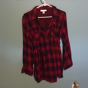 Plaid maternity shirt