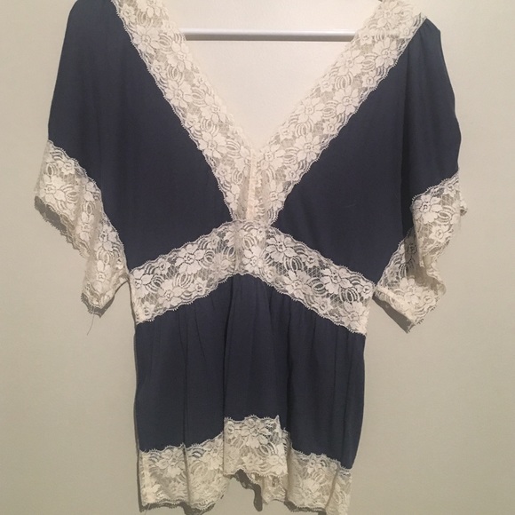 Blue and off-white lace blouse - Picture 2 of 2