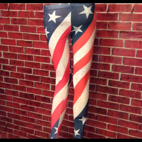 🌻 🇺🇸 American Flag Leggings 🇺🇸 - Picture 2 of 6