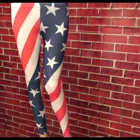 🌻 🇺🇸 American Flag Leggings 🇺🇸 - Picture 3 of 6