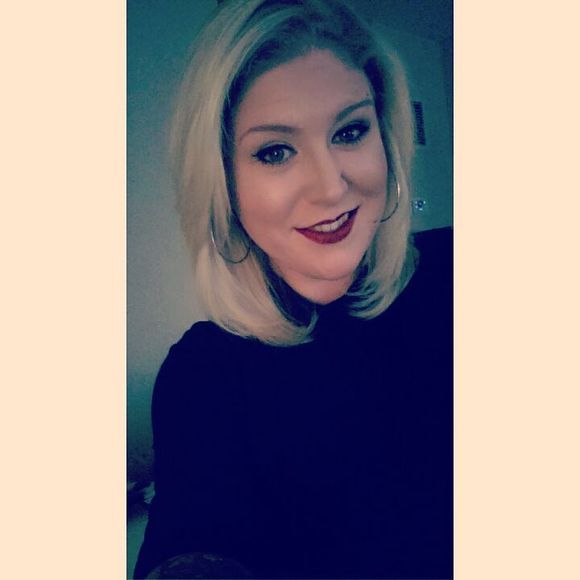 Meet your Posher, Jenn - Picture 1 of 1