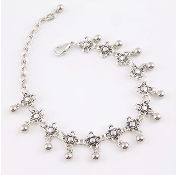 (A2) Flower Anklet - Picture 3 of 4
