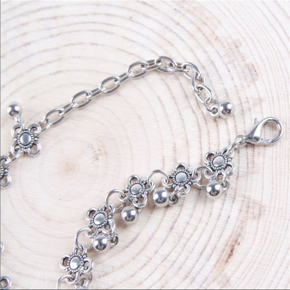 (A2) Flower Anklet - Picture 4 of 4