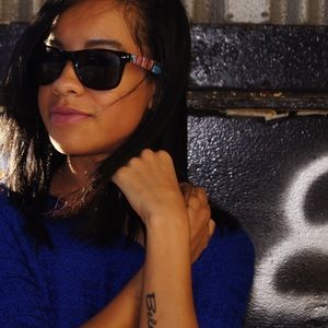 Meet your Posher, Jkm