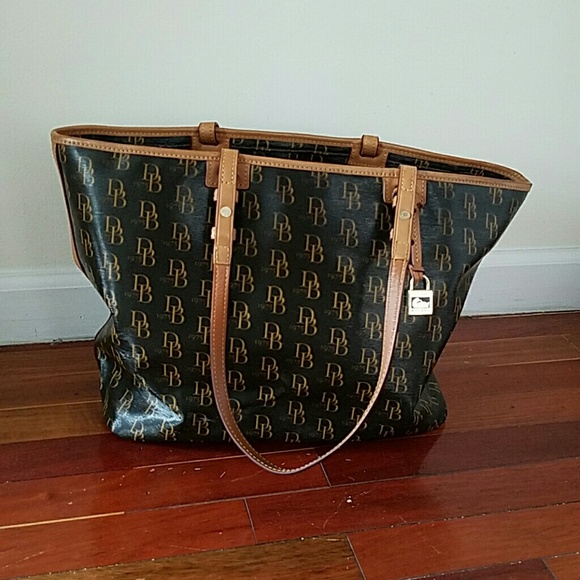 Dooney and Bourke tote