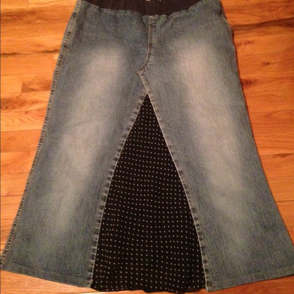 Motherhood maternity skirt