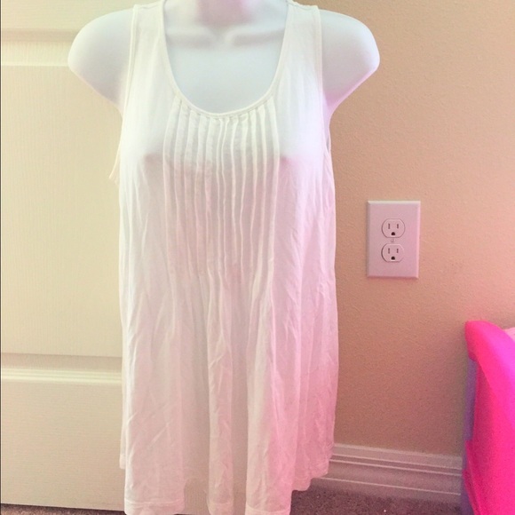 Gorgeous Ann Taylor white tank size small NWOT