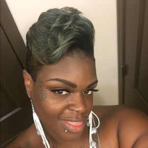 Meet your Posher, Chartina