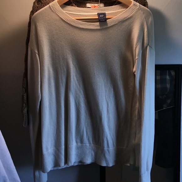 Off-White/ Cream Gap Sweater