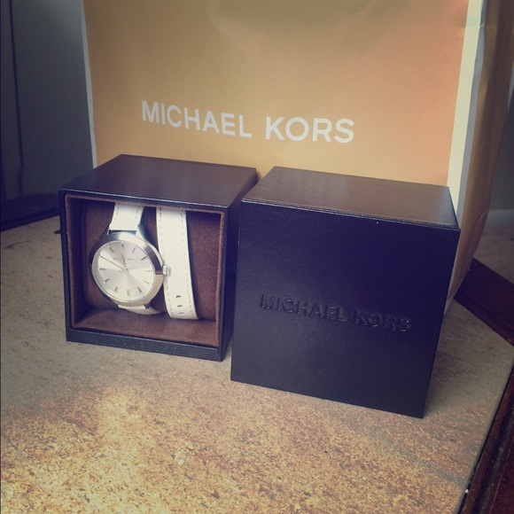 Brand new never worn MICHAEL KORS watch