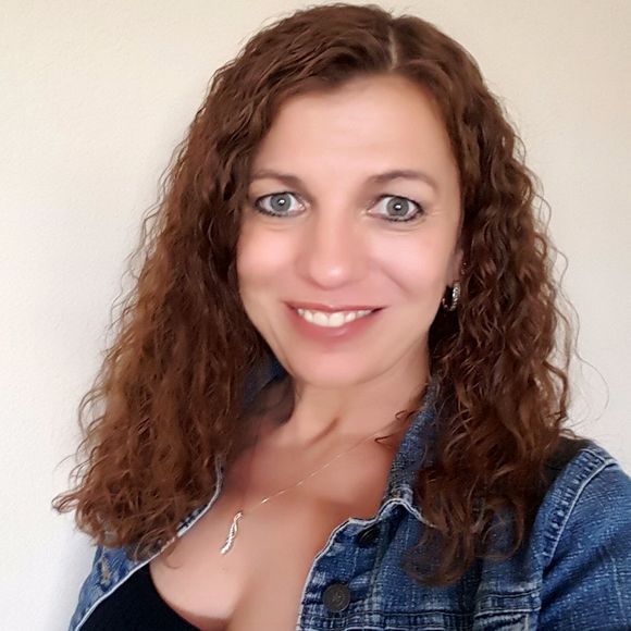 Meet your Posher, Elizabeth - Picture 1 of 1