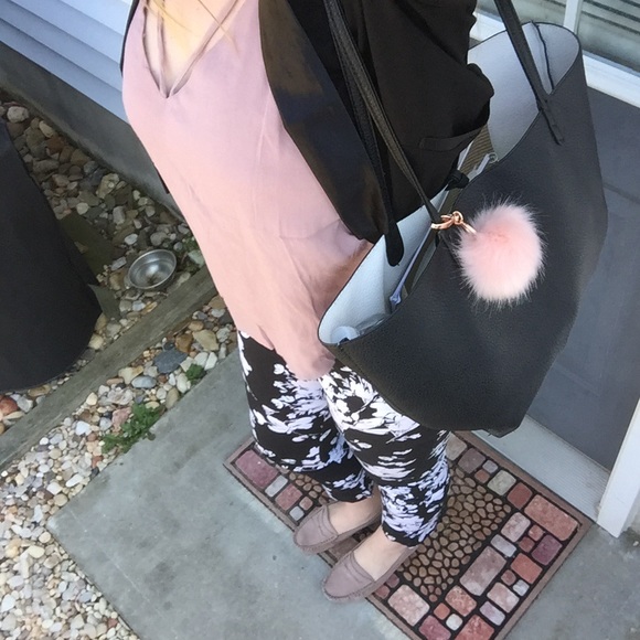 🎈 Forever21 Dusty Rose Strappy Top