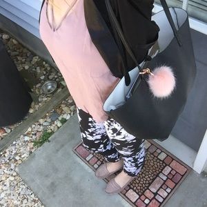 🎈 Forever21 Dusty Rose Strappy Top