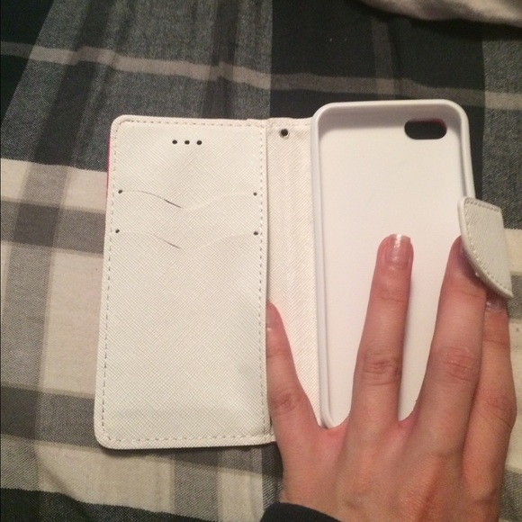 iPhone 5 case with card holders - Picture 3 of 3