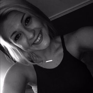 Meet your Posher, Olivia