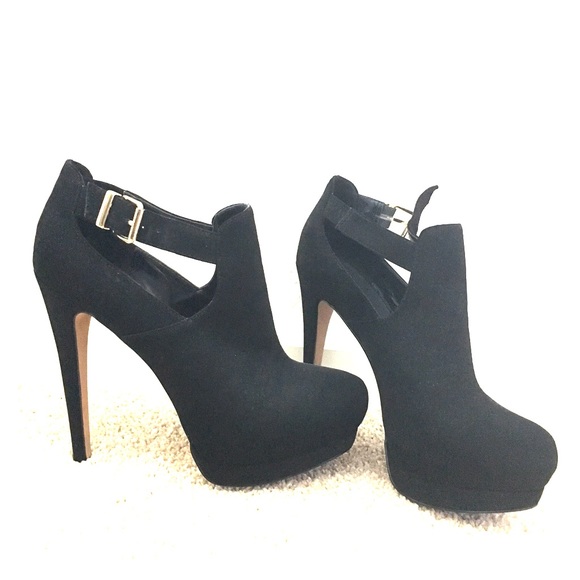 Aldo Elesta High Heel Bootie. Like New. Size 8.5