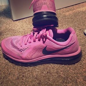 Cute pink and Black Airmax