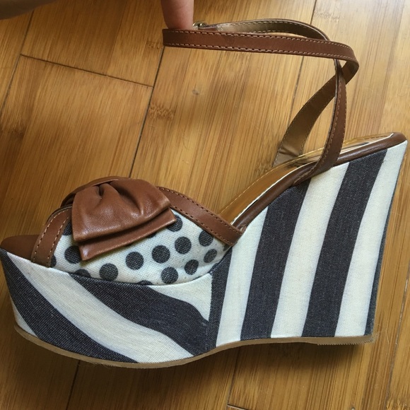 Sergio Zelcer Ankle Wrap Around Bow Heels - Picture 4 of 4