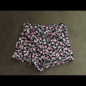 HM floral high waisted shorts