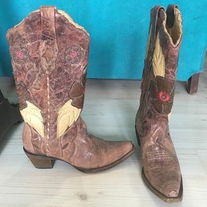 6.5 Corral Vintage snip toe boots