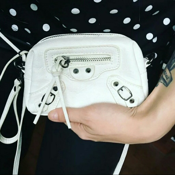 💕 Mini City Crossbody Bag 💕 - Picture 2 of 3