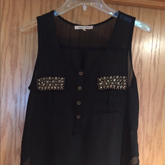 Mesh top with beading on pockets