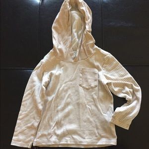 Light weight long sleeve hooded top.