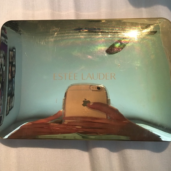 Estes lauder deluxe eyeshadow compact