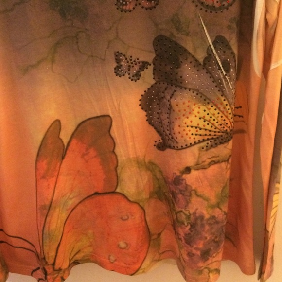 Butterfly detailed long sleeve - Picture 2 of 3