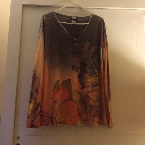 Butterfly detailed long sleeve - Picture 3 of 3