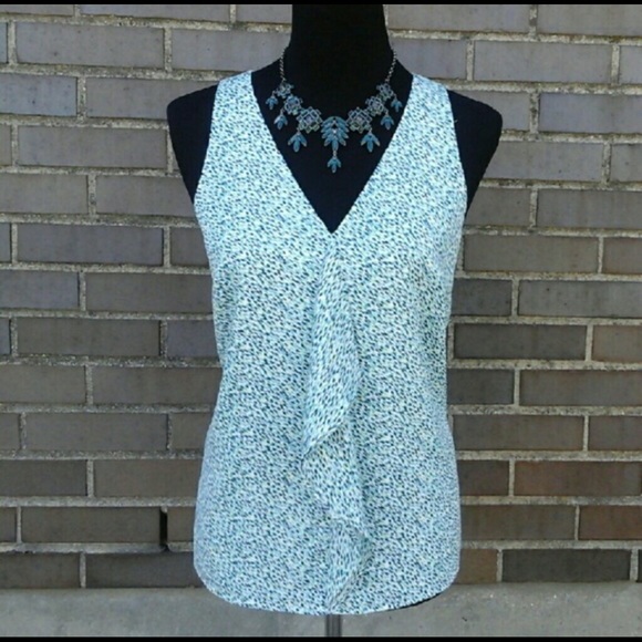 🎈20% Price Drop!🎈Anne Taylor Ruffle Front Top