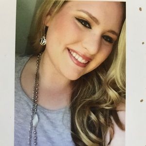 Meet your Posher, Monica