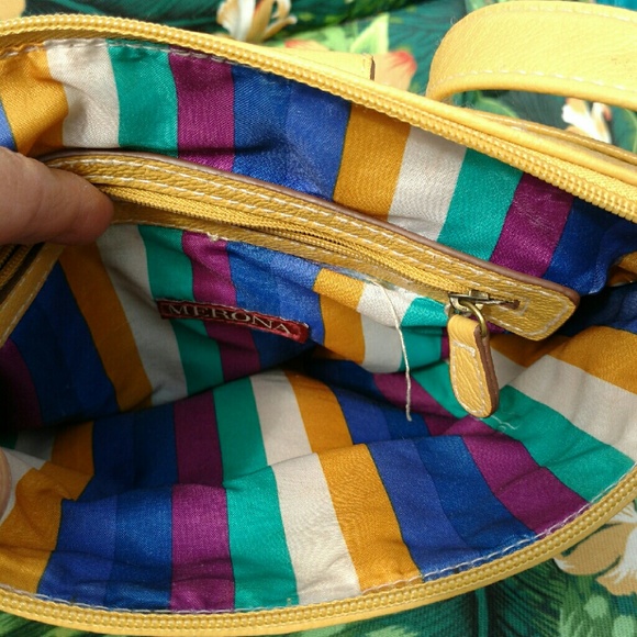 💚💚Purse💚💚 - Picture 2 of 3