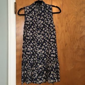 Forever 21 Sleeveless Daisy Dress