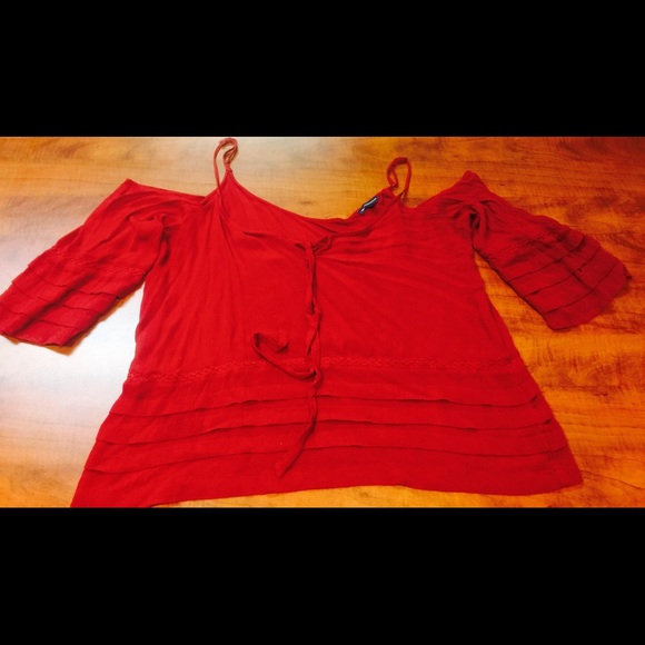 American Eagle open shoulder peasant blouse