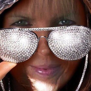 Meet your Posher, Suzie