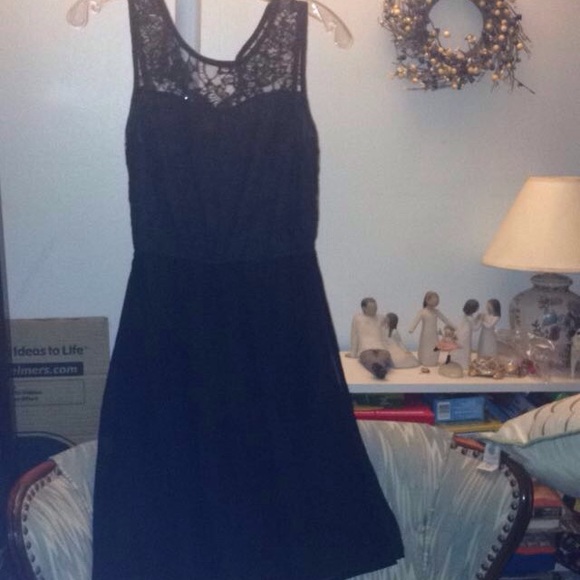 *SOLD* Black dress - top half lace