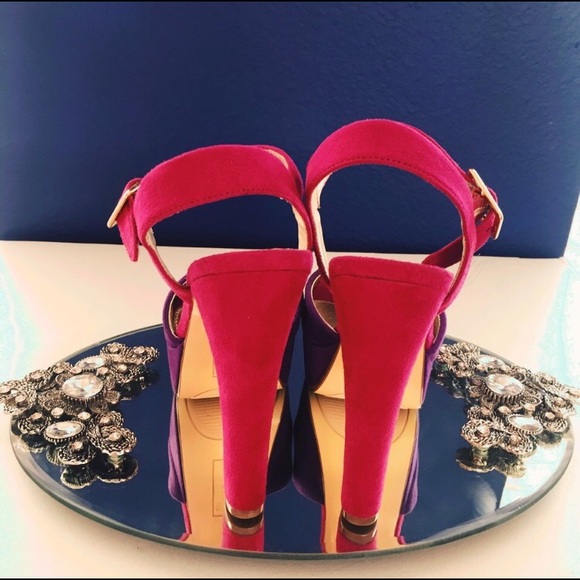 Two tone strap heel sandal - Picture 4 of 4
