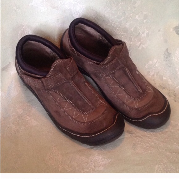 PRIVO-Waterproof Walking/Hiking Shoes by Clarks